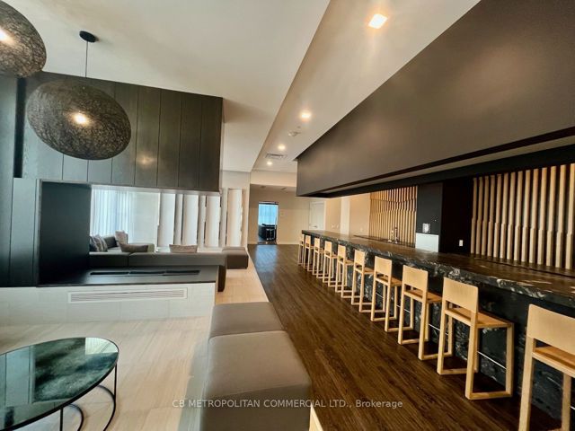 UPH02 - 5180 Yonge St