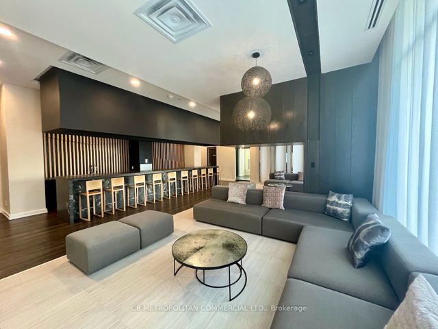 UPH02 - 5180 Yonge St