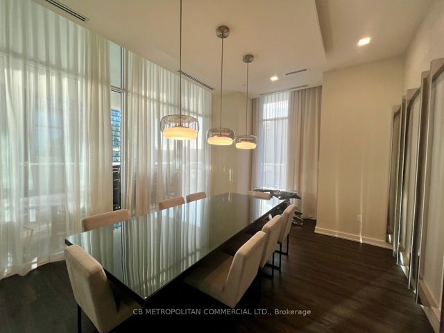 UPH02 - 5180 Yonge St