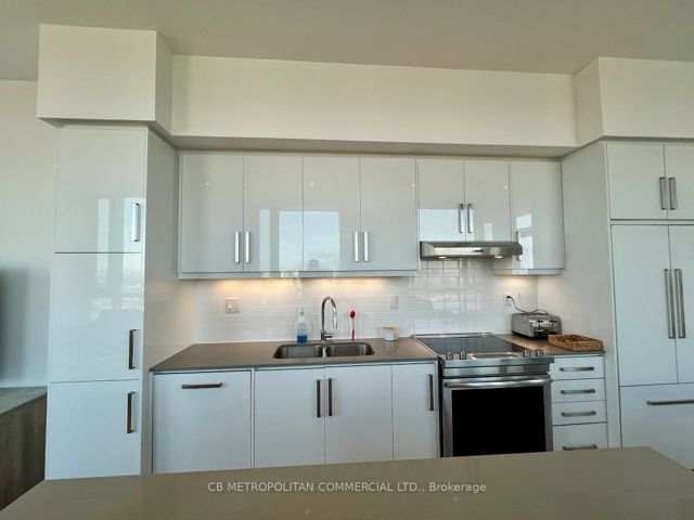 UPH02 - 5180 Yonge St