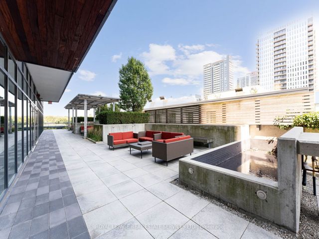 1602 - 225 Sackville St