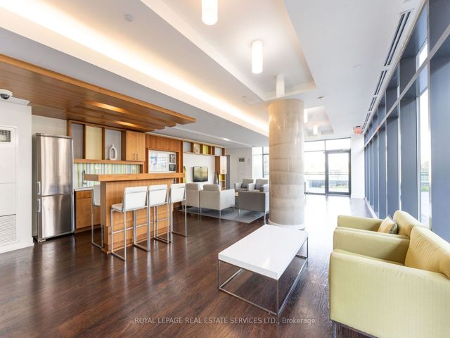 1602 - 225 Sackville St