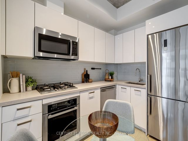 804 - 608 Richmond St W