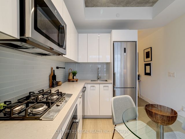 804 - 608 Richmond St W
