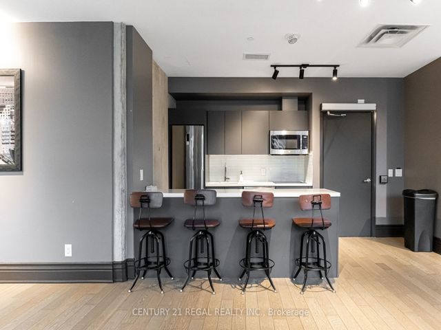 804 - 608 Richmond St W