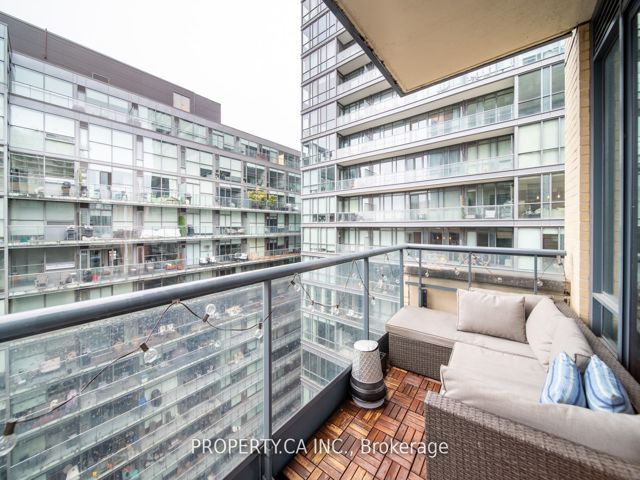 1314 - 438 King St W
