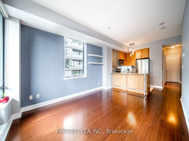 1314 - 438 King St W