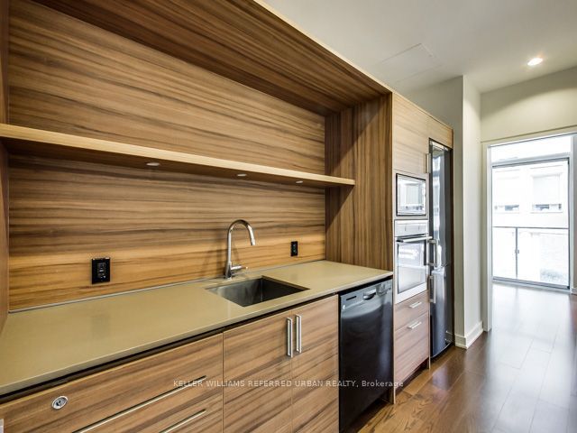 3407 - 75 St Nicholas St