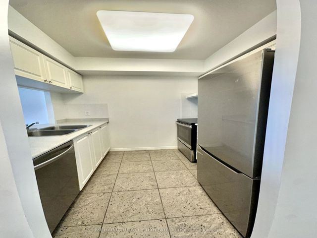 710 - 8 Hillcrest Ave