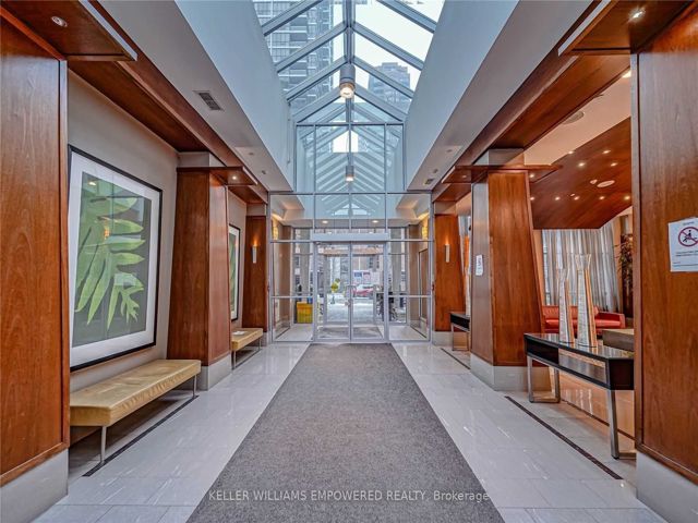 1515 - 31 Bales Ave