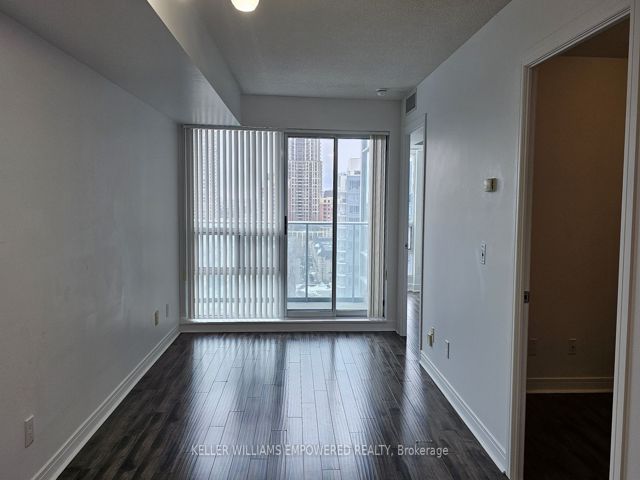 1515 - 31 Bales Ave