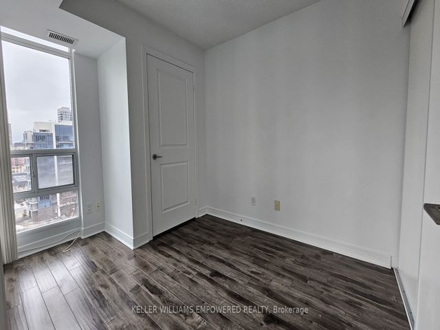 1515 - 31 Bales Ave