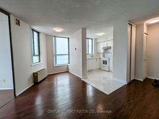1601 - 260 Queens Quay W