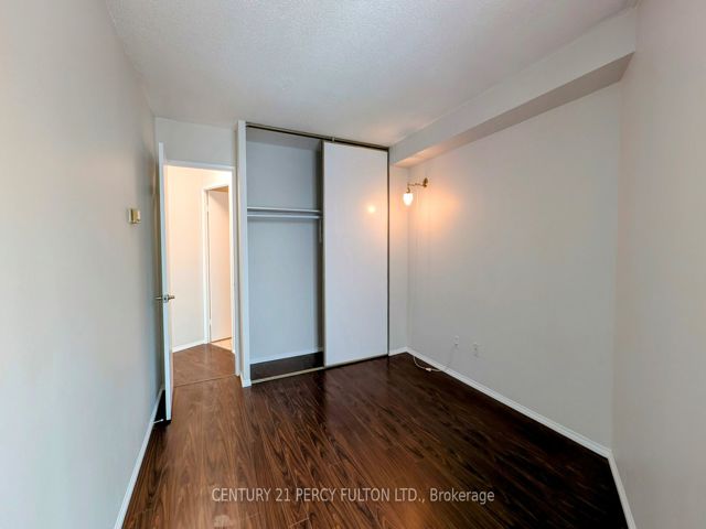 1601 - 260 Queens Quay W