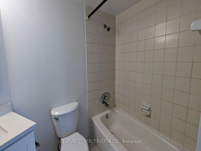 1601 - 260 Queens Quay W