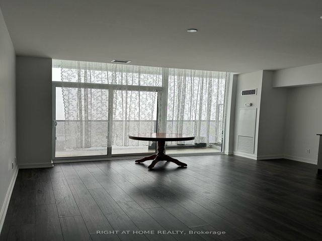 1507 - 120 Varna Dr