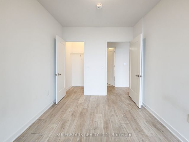 1013 - 60 Princess St