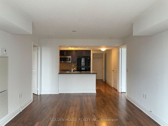 1722 - 500 Doris Ave
