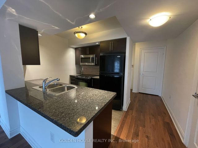 1722 - 500 Doris Ave