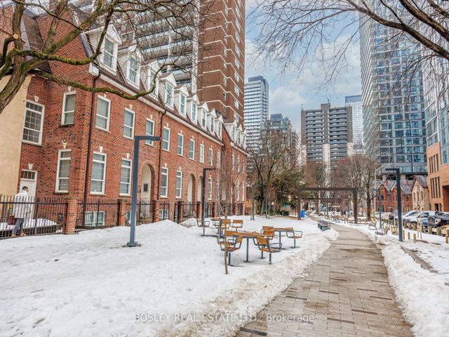 3 - 21 Isabella St