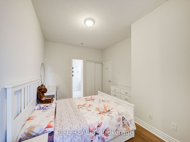 223 - 31 Olive Ave