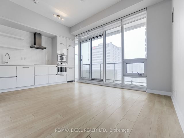 2911 - 2221 Yonge St