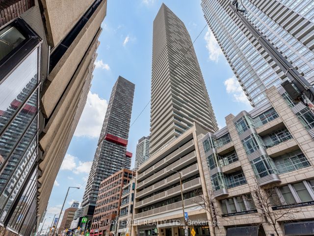 2911 - 2221 Yonge St