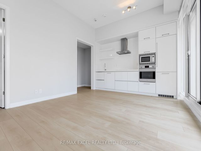2911 - 2221 Yonge St
