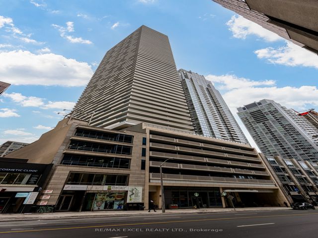 2911 - 2221 Yonge St