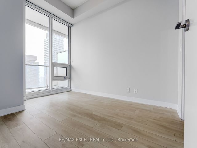 2911 - 2221 Yonge St