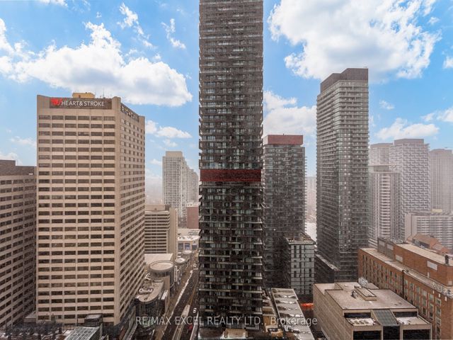 2911 - 2221 Yonge St