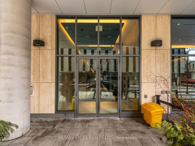 2911 - 2221 Yonge St