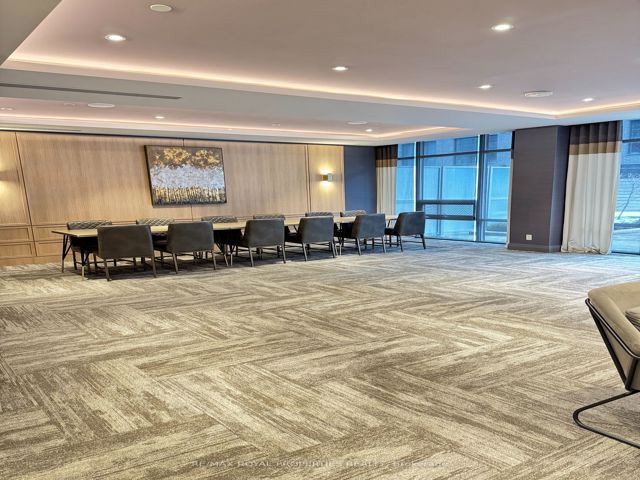 303 - 621 Sheppard Ave E