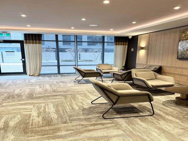 303 - 621 Sheppard Ave E