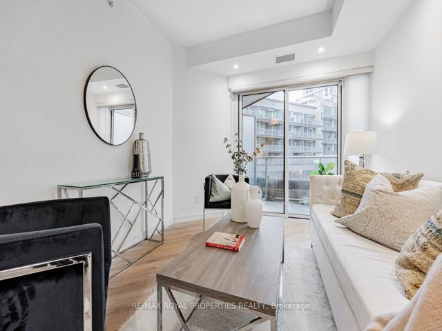 303 - 621 Sheppard Ave E