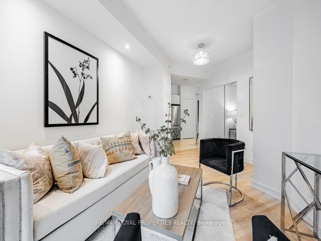 303 - 621 Sheppard Ave E