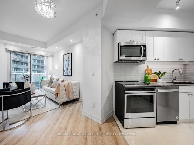 303 - 621 Sheppard Ave E