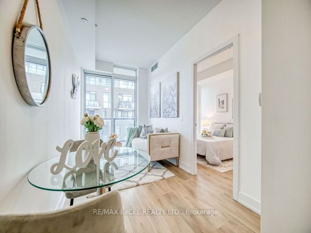 318 - 128 Fairview Mall Dr