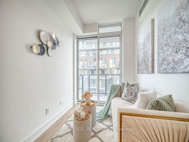 318 - 128 Fairview Mall Dr
