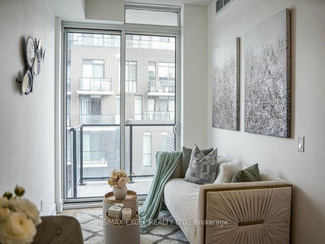 318 - 128 Fairview Mall Dr