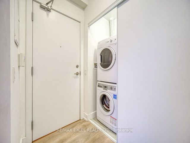 318 - 128 Fairview Mall Dr