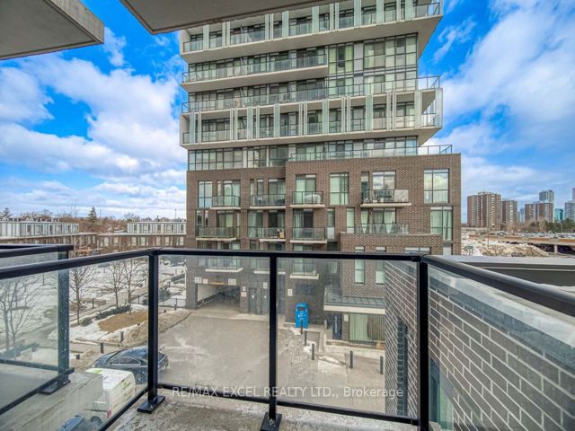 318 - 128 Fairview Mall Dr