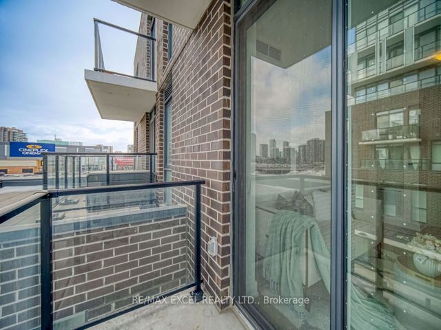 318 - 128 Fairview Mall Dr