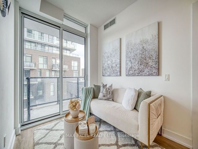 318 - 128 Fairview Mall Dr