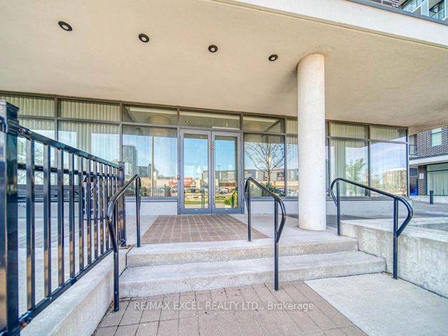 318 - 128 Fairview Mall Dr
