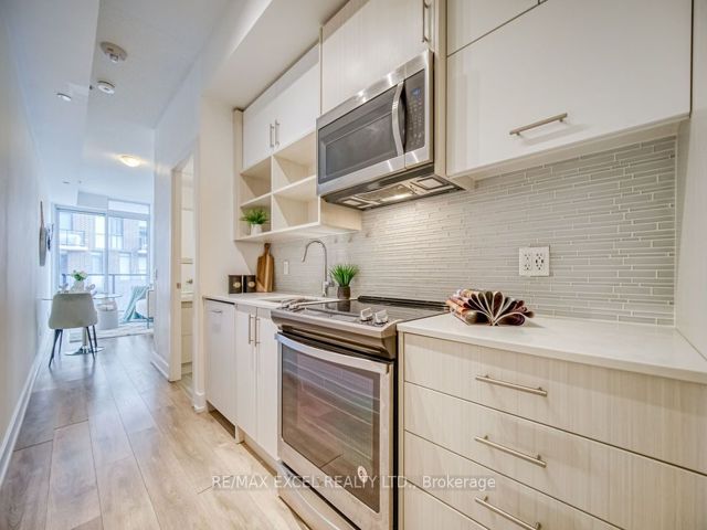318 - 128 Fairview Mall Dr