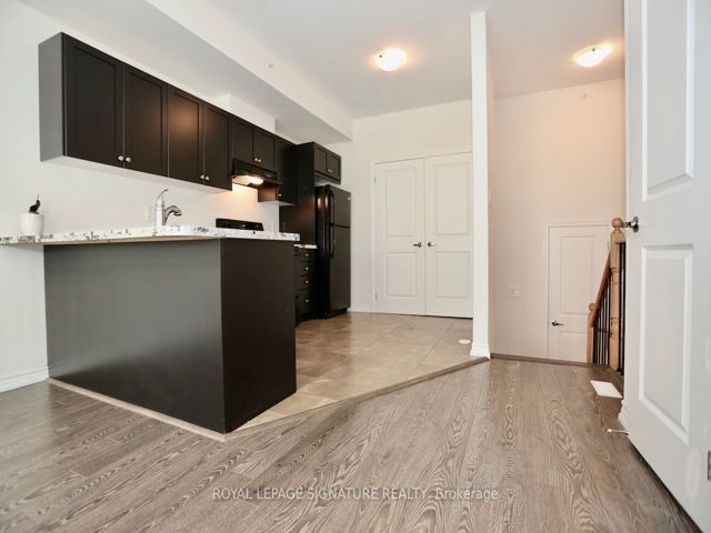 Th27 - 39 Drewry Ave
