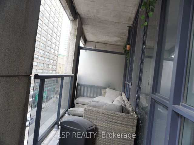607 - 25 Carlton St