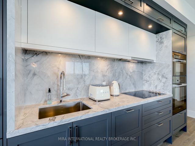 3003 - 30 Inn On The Park Dr