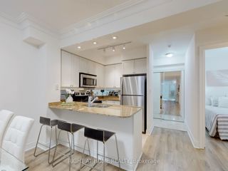 206 - 38 William Carson Cres